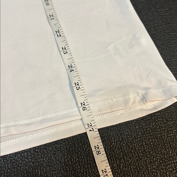 White V-Neck Women's Top athletic works size XL - Picture 5 of 5